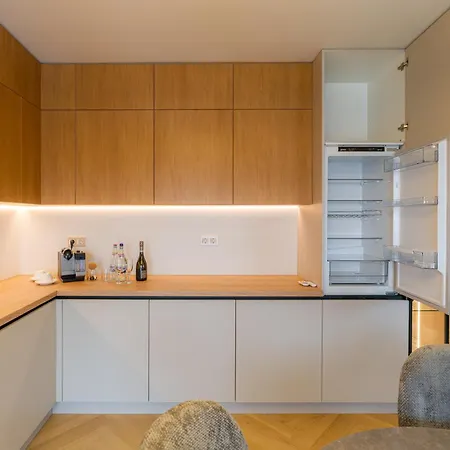 Eclat Butique Apartment *