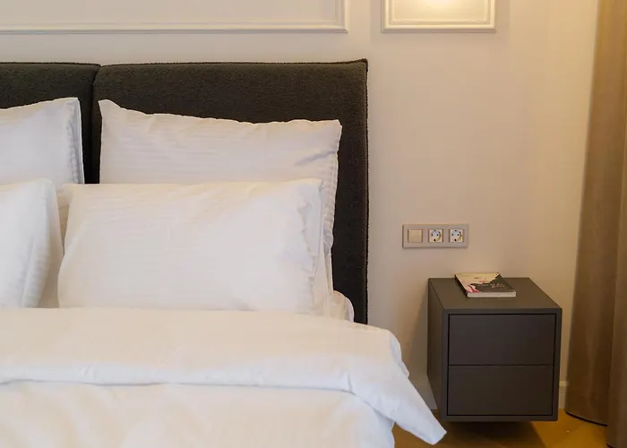 Eclat Butique Apartment *