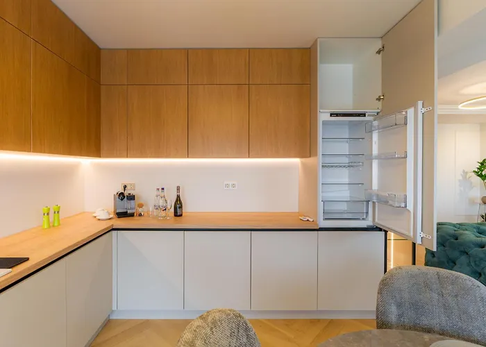 Eclat Butique Apartment *